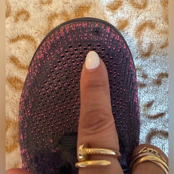 Nike Flyknit Air Vapormax Women's 
Size: 8.5 - Picture 8 of 10
